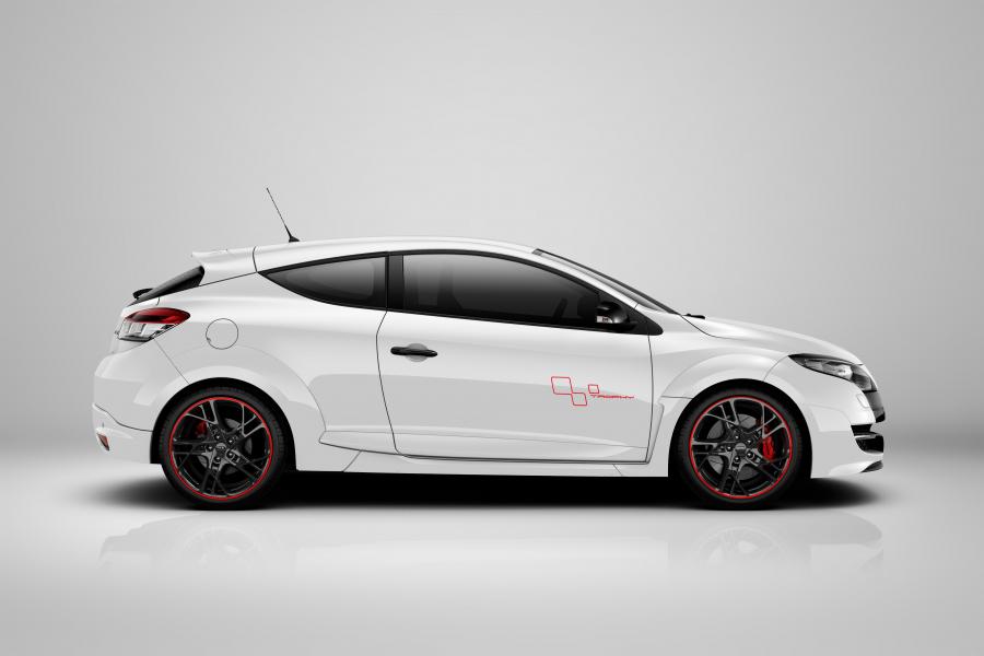  Renault Megane RS Trophy 2011 года  (фото 5 из 16)
